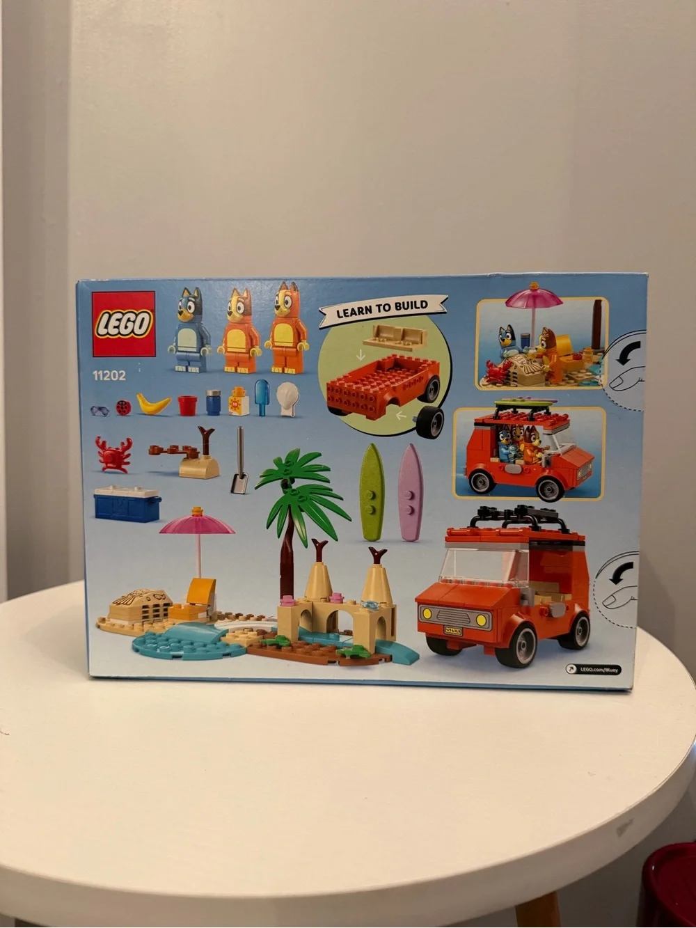 NWT Lego Bluey Beach & Family Car Trip Set